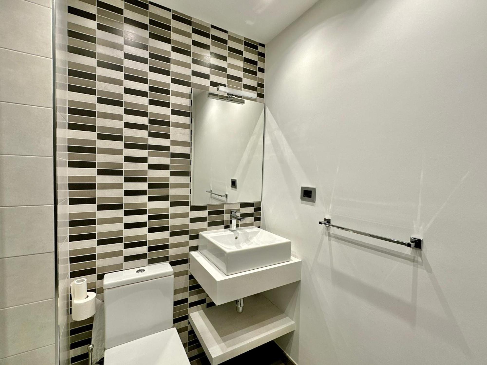 Hostiguest Coliving Leon Y Castillo Las Palmas de Gran Canaria Exterior photo