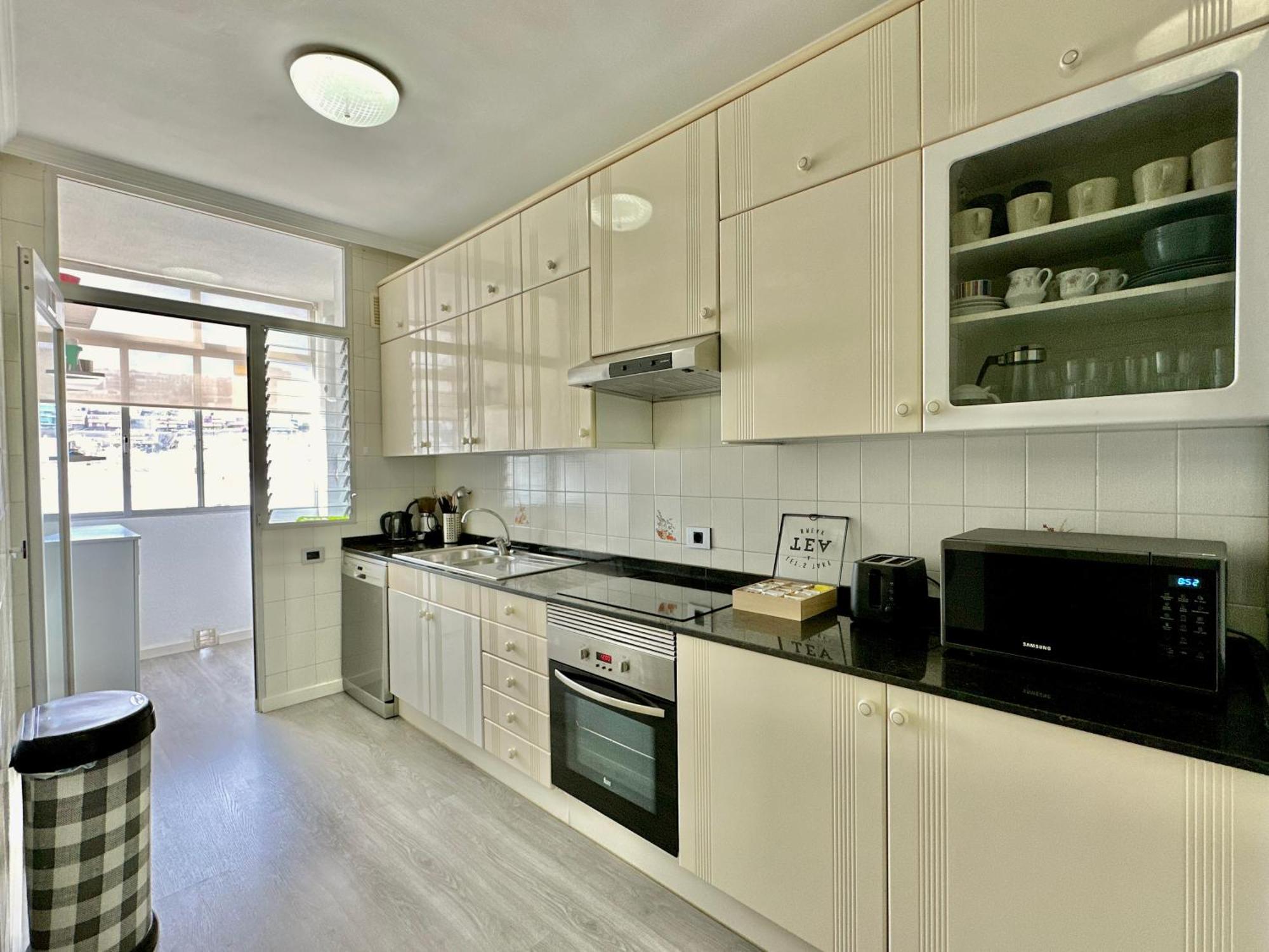 Hostiguest Coliving Leon Y Castillo Las Palmas de Gran Canaria Exterior photo
