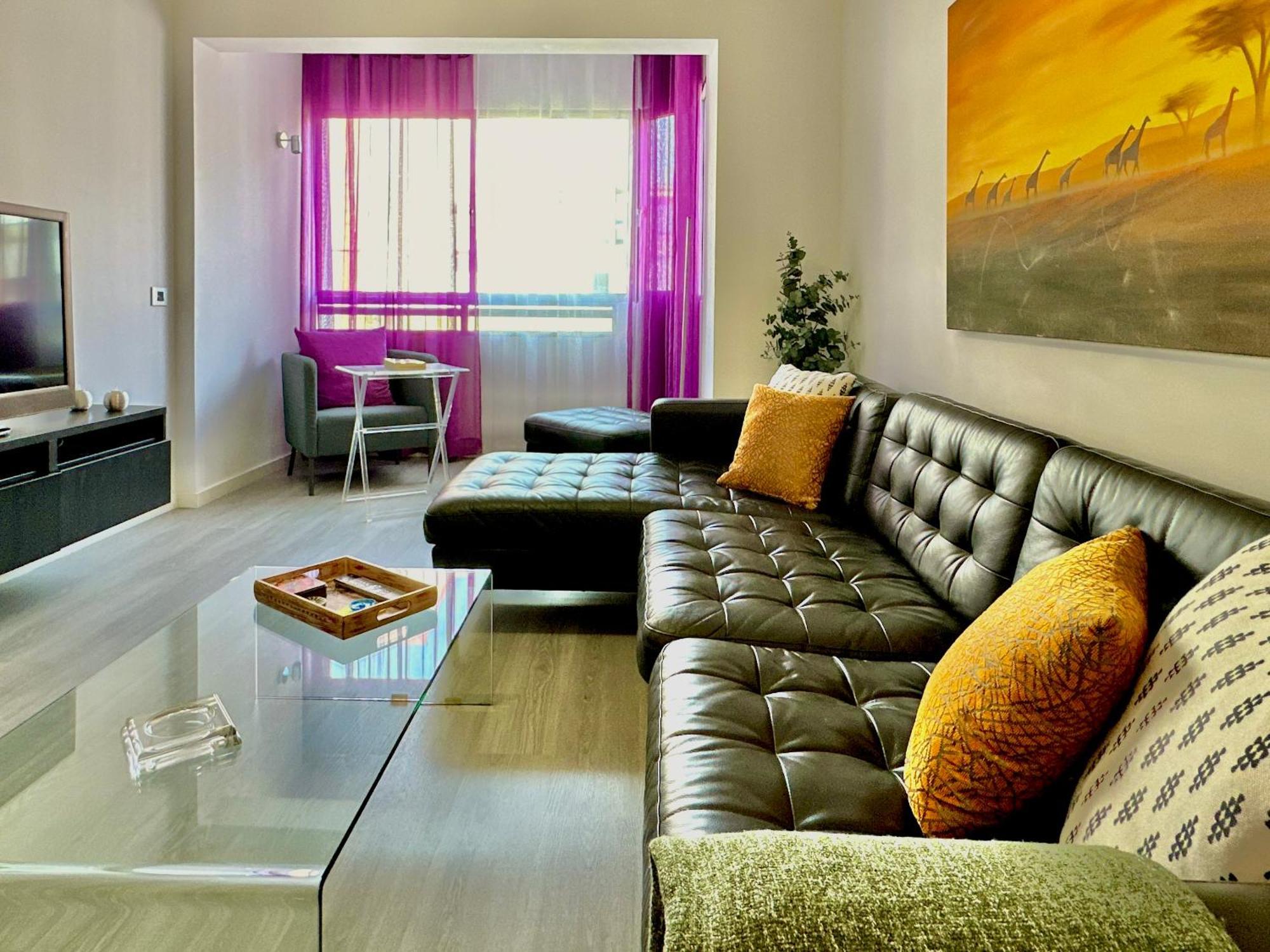 Hostiguest Coliving Leon Y Castillo Las Palmas de Gran Canaria Exterior photo